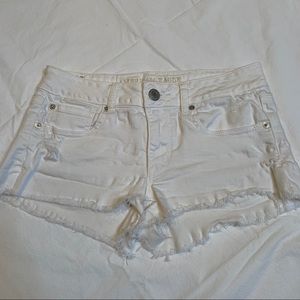 American Eagle white shortie short